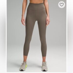 NWOT lululemon Nulux 5- Pocket HR Run Tight 25" Sold out!!